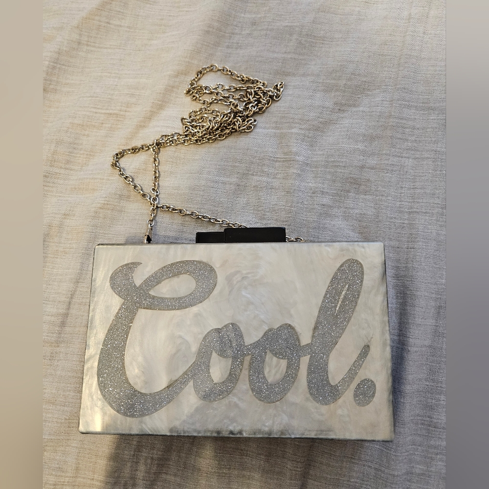 Cool box clutch with straps
